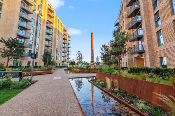 2 Bed 2 Bath - Memorial Avenue, Slough