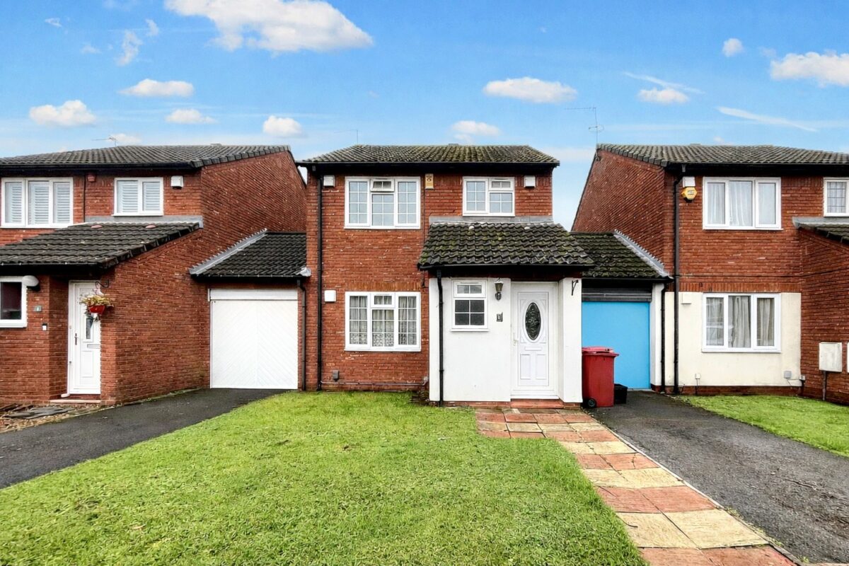 3 Bed House - Coe Spur, Slough