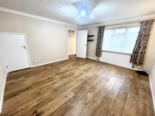 3 Bed House - Coe Spur, Slough