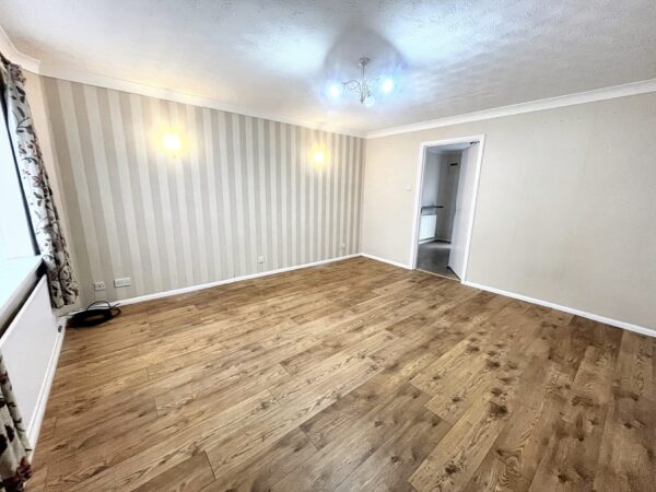 3 Bed House - Coe Spur, Slough