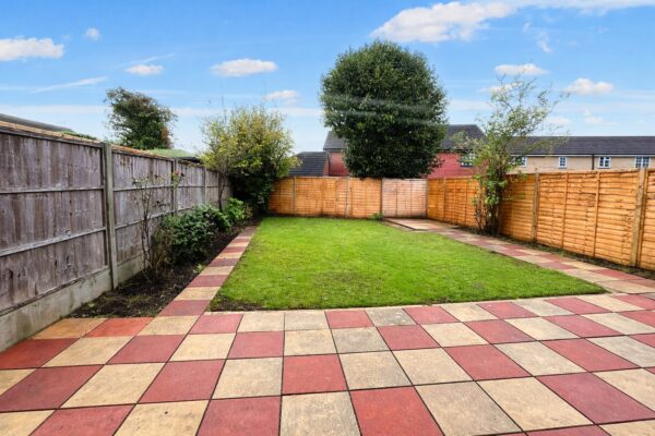 3 Bed House - Coe Spur, Slough