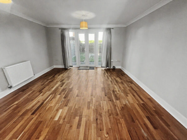 3 Bed Townhouse - London Road, Langley