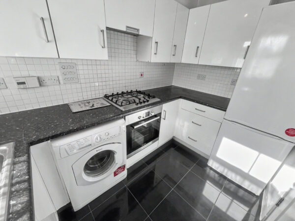 3 Bed Townhouse - London Road, Langley