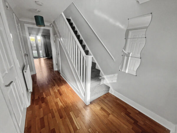 3 Bed Townhouse - London Road, Langley