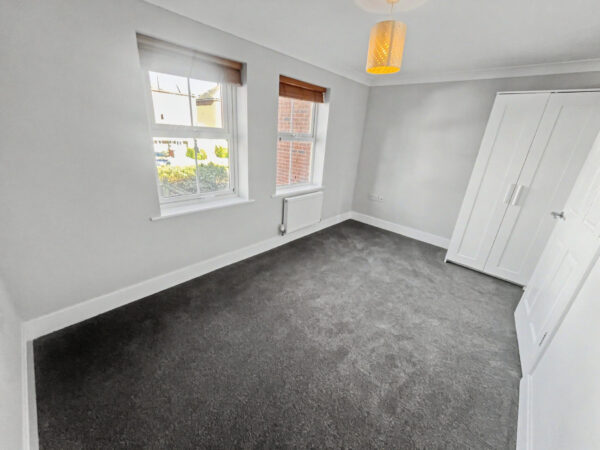 3 Bed Townhouse - London Road, Langley