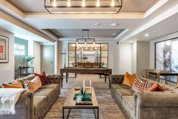 2 Bed 2 Bath - Memorial Avenue, Slough