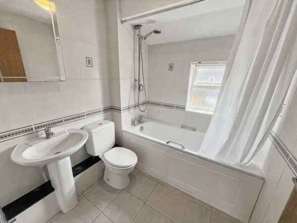 3 Bedroom House -Wavell Gardens, Slough
