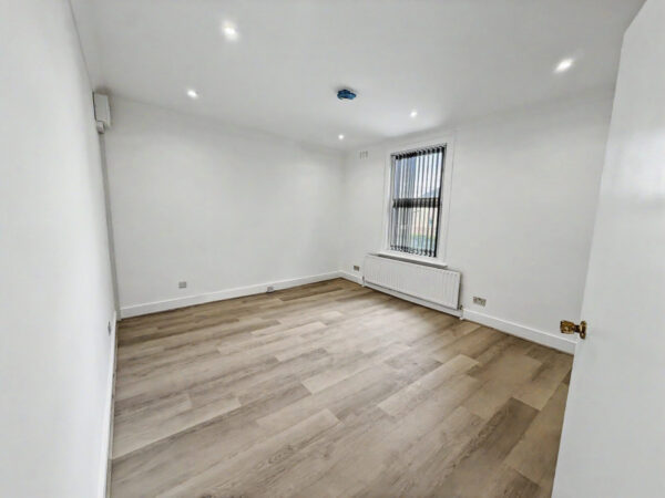 2 Bedroom 1st Floor Maisonette - Wellesley Road, Slough