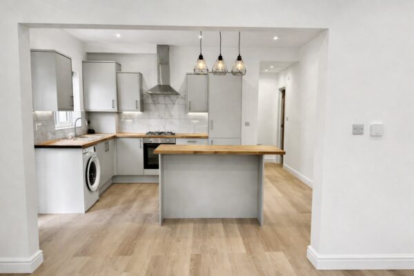 2 Bed Maisonette - Wellesley Road, Slough