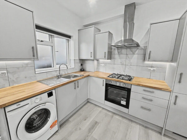 2 Bed Maionette - Wellesley Road, Slough