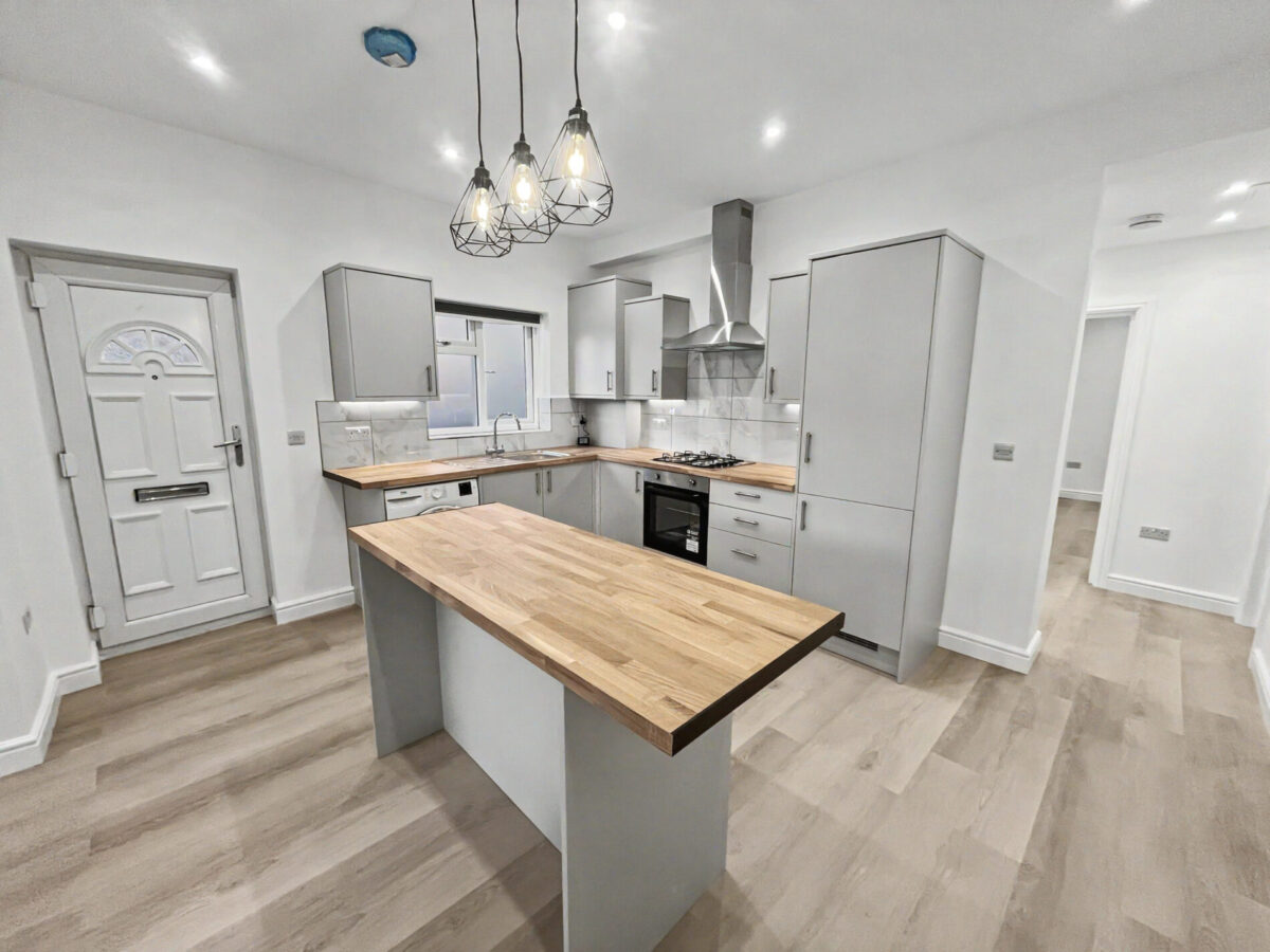 2 Bed Maionette - Wellesley Road, Slough