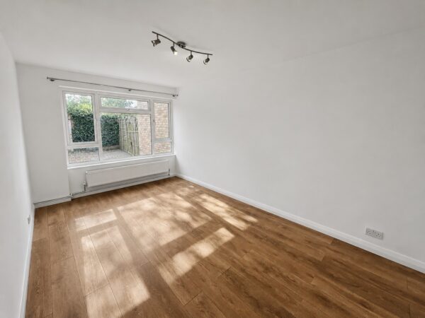 1 Bedroom Flat - Marescroft, Slough