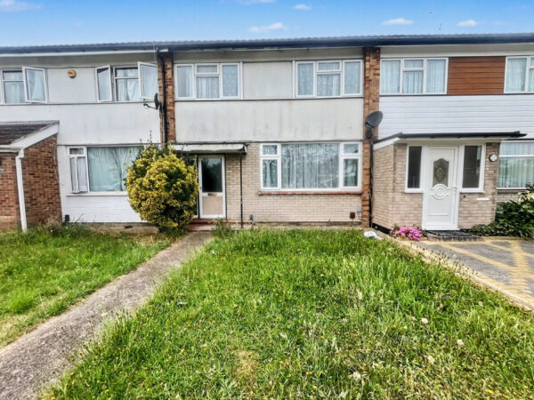3 Bedroom House - Parlaunt Road, Langley