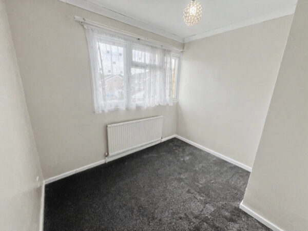 3 Bedroom House - Parlaunt Road, Langley