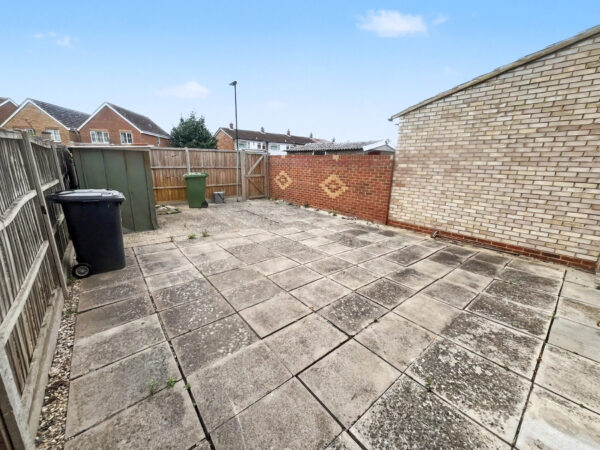 3 Bedroom House - Parlaunt Road, Langley