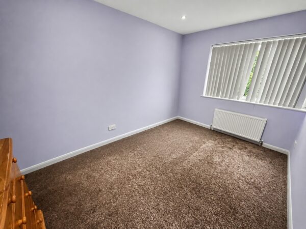 3 Bed Split-Level Flat - Yew Tree Road, Slough