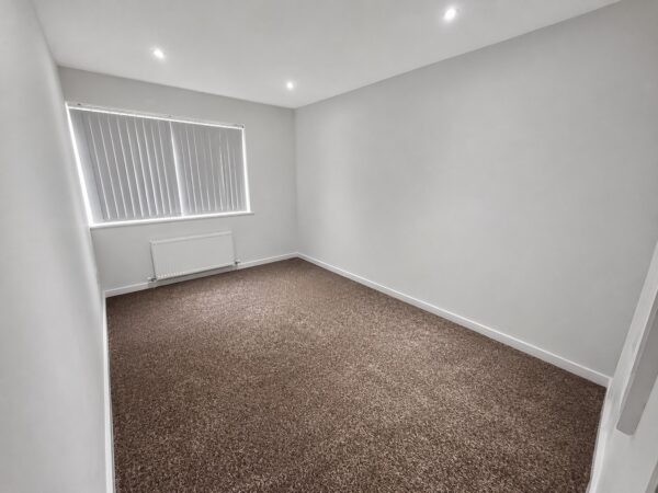 3 Bed Split-Level Flat - Yew Tree Road, Slough
