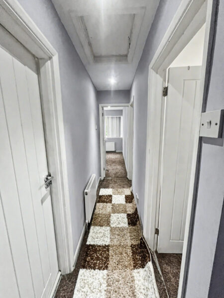 3 Bed Split-Level Flat - Yew Tree Road, Slough