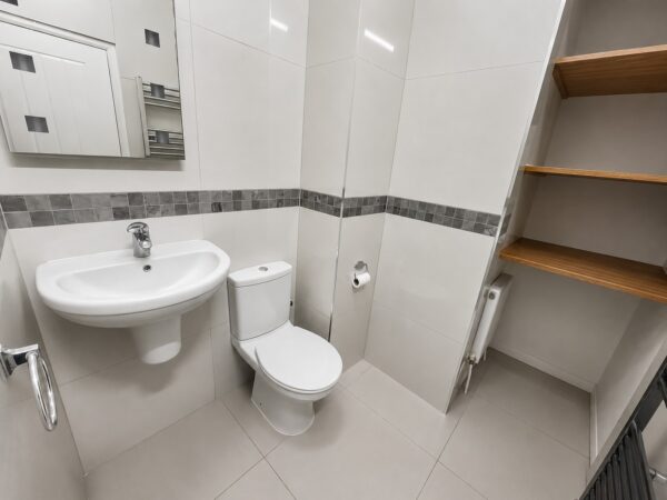 3 Bed Split-Level Flat - Yew Tree Road, Slough