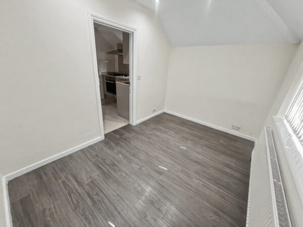 1 Bedroom Flat - York Avenue, Slough