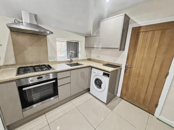 1 Bedroom Flat - York Avenue, Slough