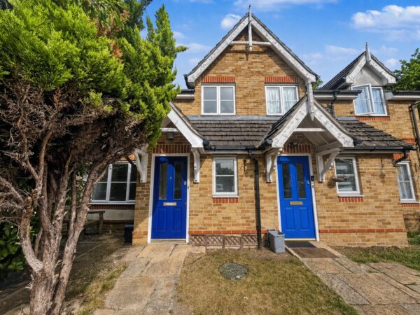 2 Bedroom House - Huntington Place, Langley