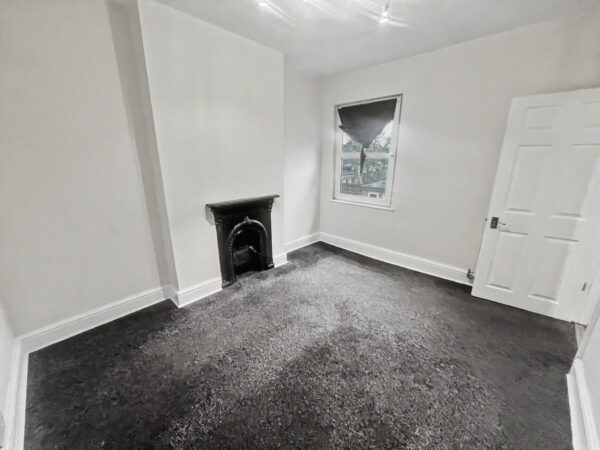 1 Bedroom Maisonette - Diamond Road, Slough