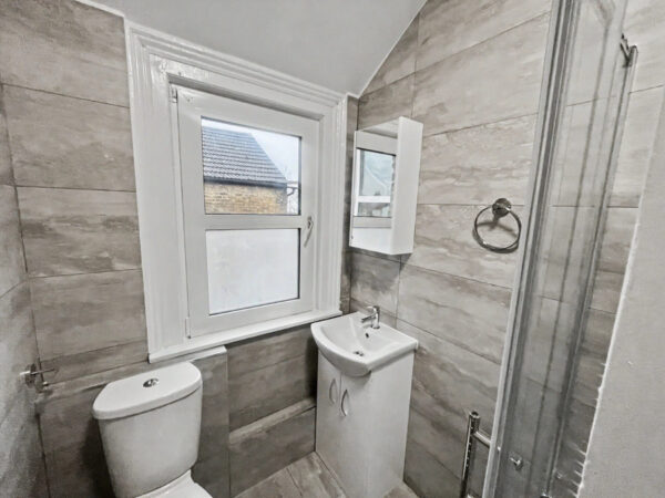 1 Bedroom Maisonette - Diamond Road, Slough