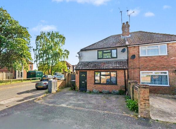1 Bedroom Flat - York Avenue, Slough