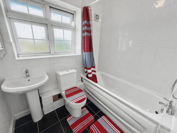 1 Bedroom House - Pitts Road, Slough