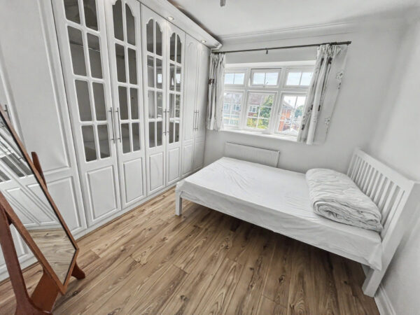 1 Bedroom House - Pitts Road, Slough