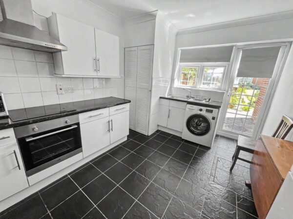 1 Bedroom House - Pitts Road, Slough