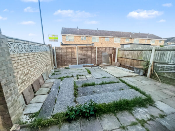 4 Bed House - Rowan Way, Slough