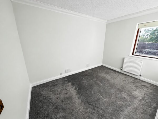 3 Bed Flat - West End Court, Stoke Poges