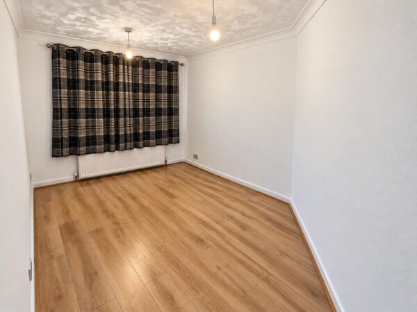 4 Bed House - Rowan Way, Slough