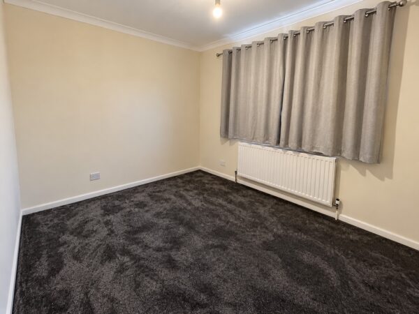 4 Bed House - Rowan Way, Slough