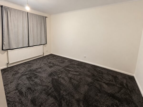 4 Bed House - Rowan Way, Slough