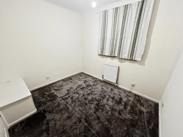 4 Bed House - Rowan Way, Slough