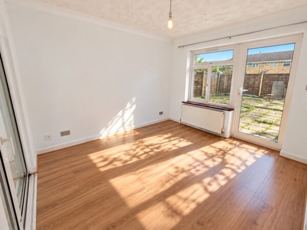4 Bed House - Rowan Way, Slough