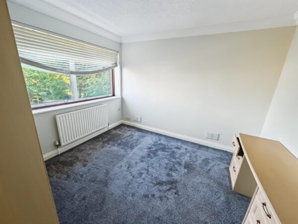 3 Bed Flat - West End Court, Stoke Poges