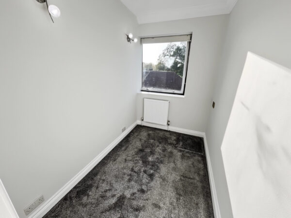 3 Bed Flat - West End Court, Stoke Poges