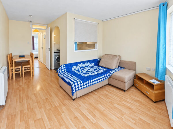 1 Bedroom Maisonette - Maplin Park, Langley